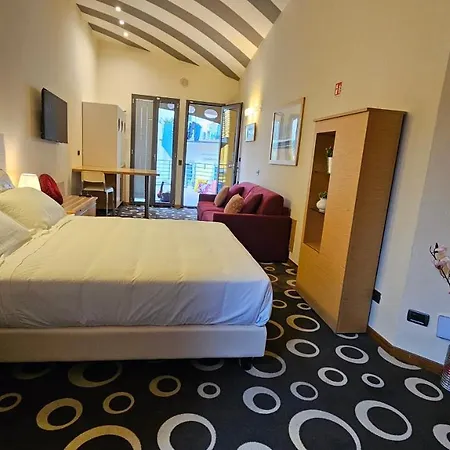 Select Executive Aparthotel