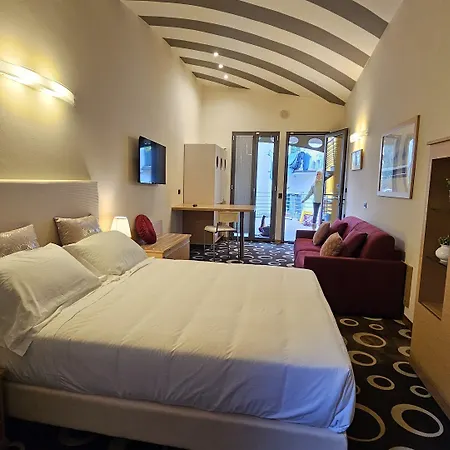 Select Executive Apartmanhotel 4*